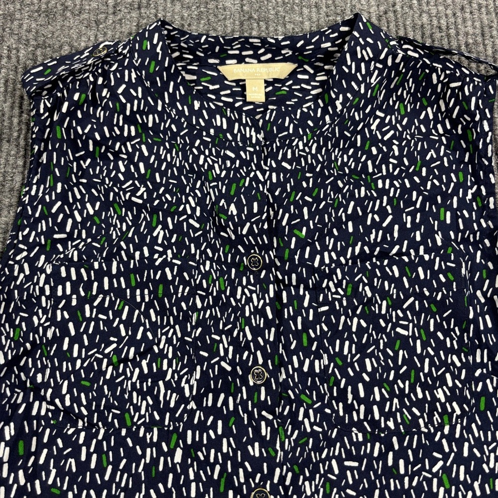 Banana Republic Sleeveless Blouse Womens Medium Navy Blue Dash Print Epaulettes